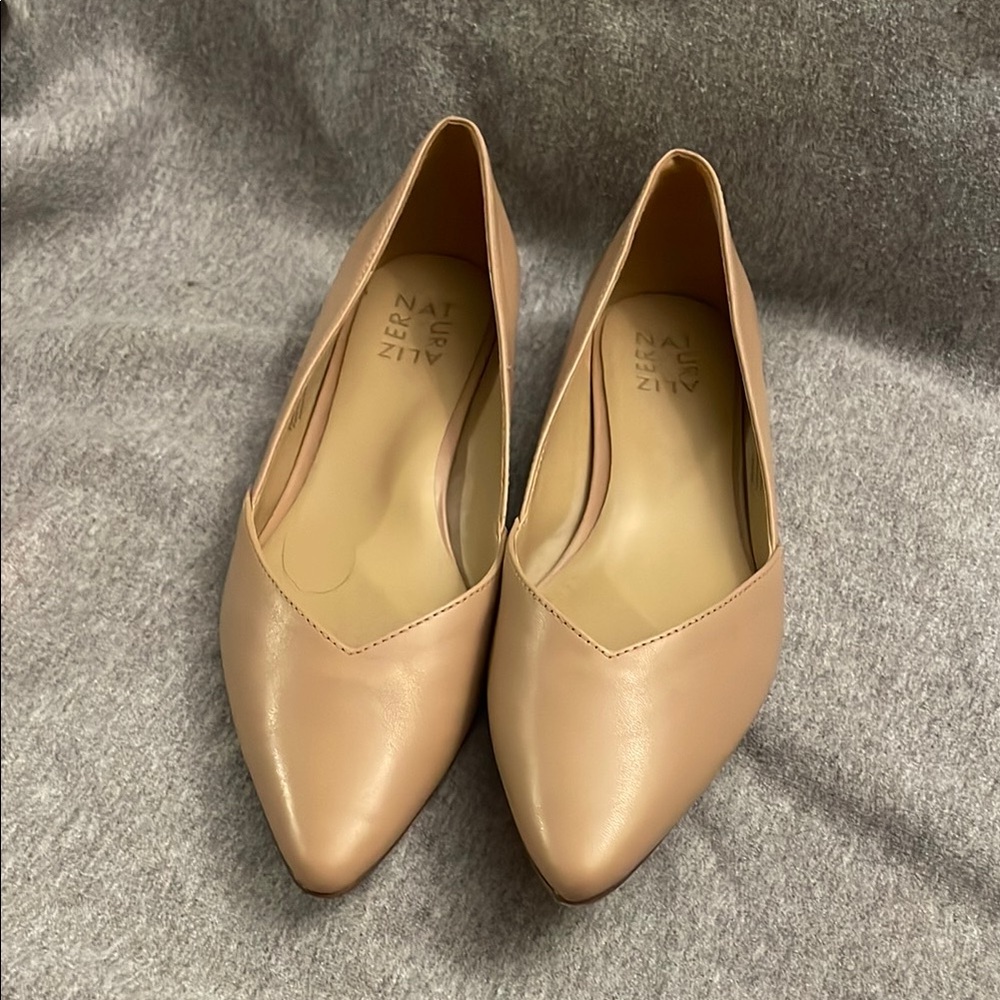 Naturalizer Tan Flats Versatile Leather Loafers